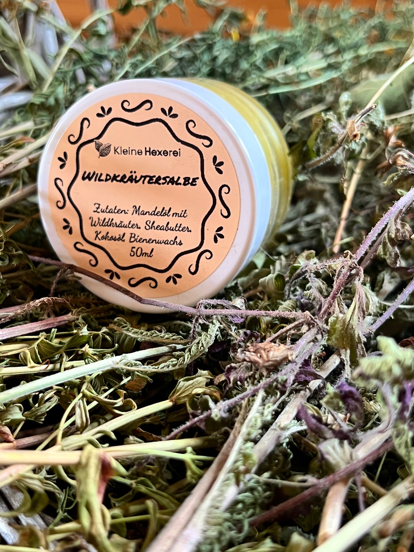 Wildkräutersalbe